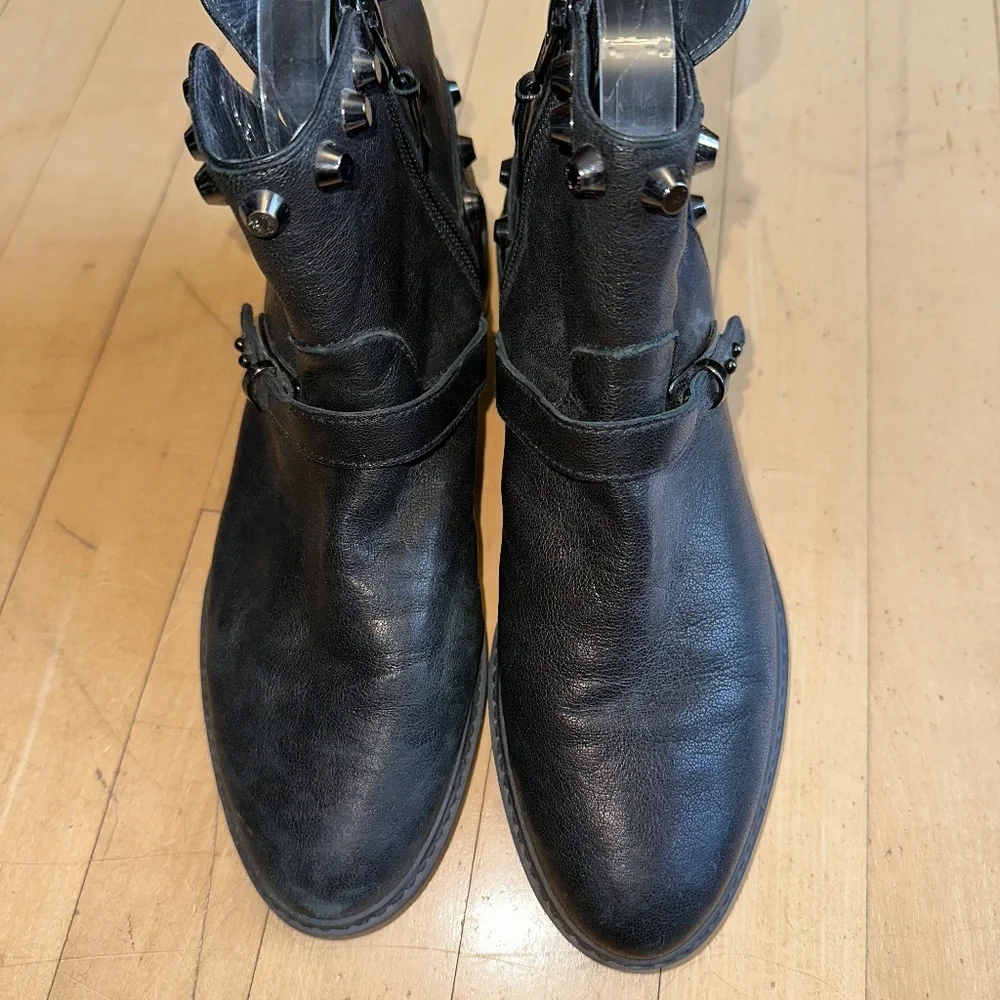 Stuart Weitzman Black Leather Gowest moto bootie, 7.5  CB2501 - Picture 3 of 7